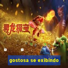 gostosa se exibindo