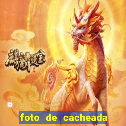 foto de cacheada no espelho